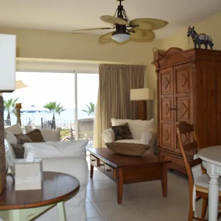 Fishbone Seafront House Holiday home
